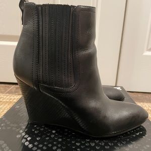 SAM EDELMAN Gillian Black Leather Ankle
Booties Pull On Wedges Size 6